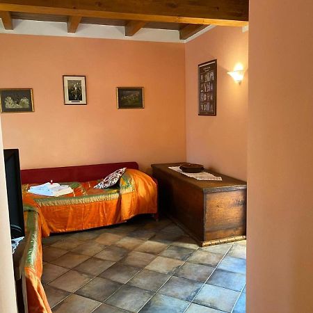 Borgo Delle Panie Bed & Breakfast Careggine Bagian luar foto