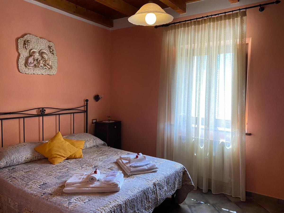 Borgo Delle Panie Bed & Breakfast Careggine Bagian luar foto