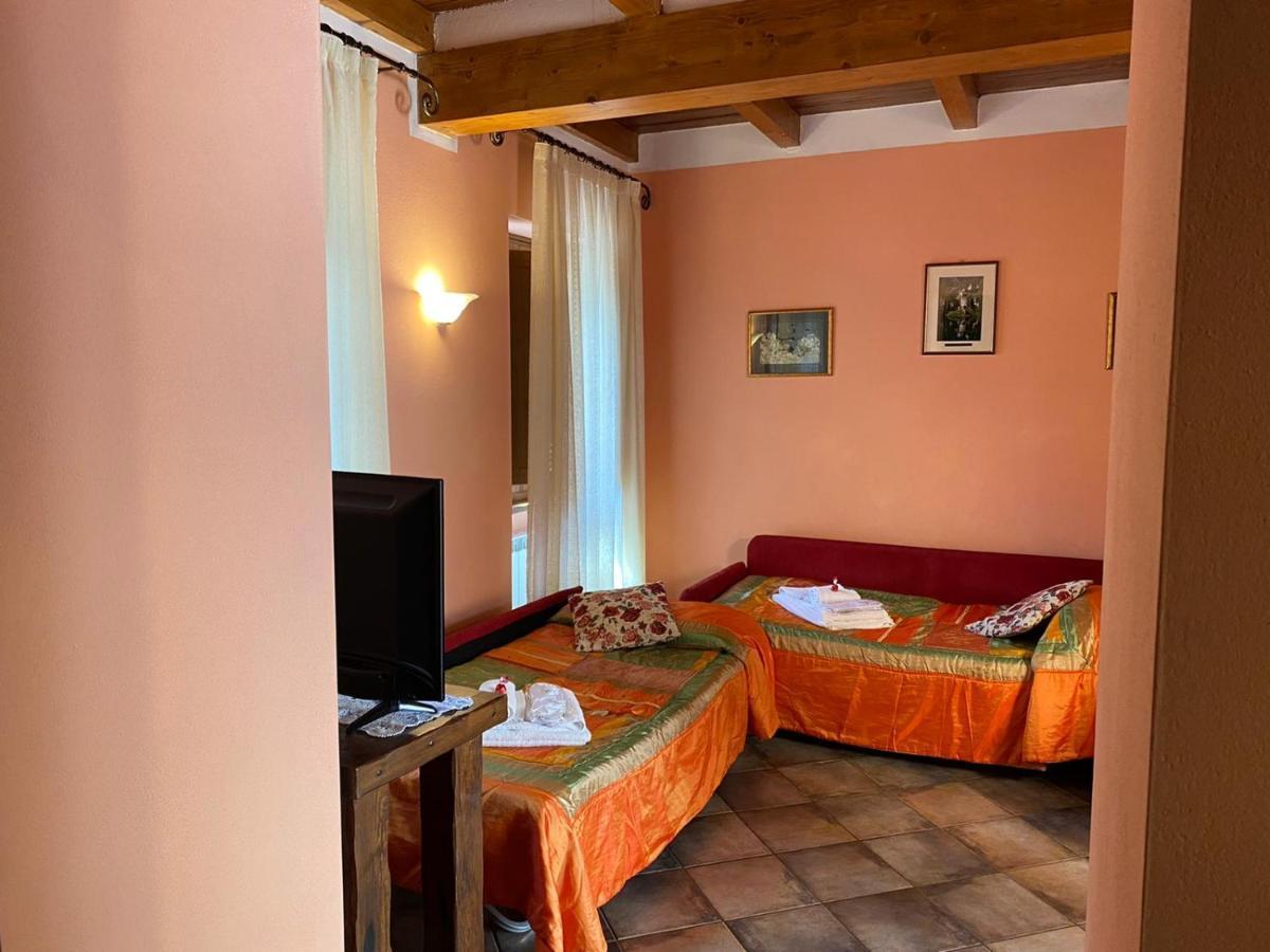 Borgo Delle Panie Bed & Breakfast Careggine Bagian luar foto