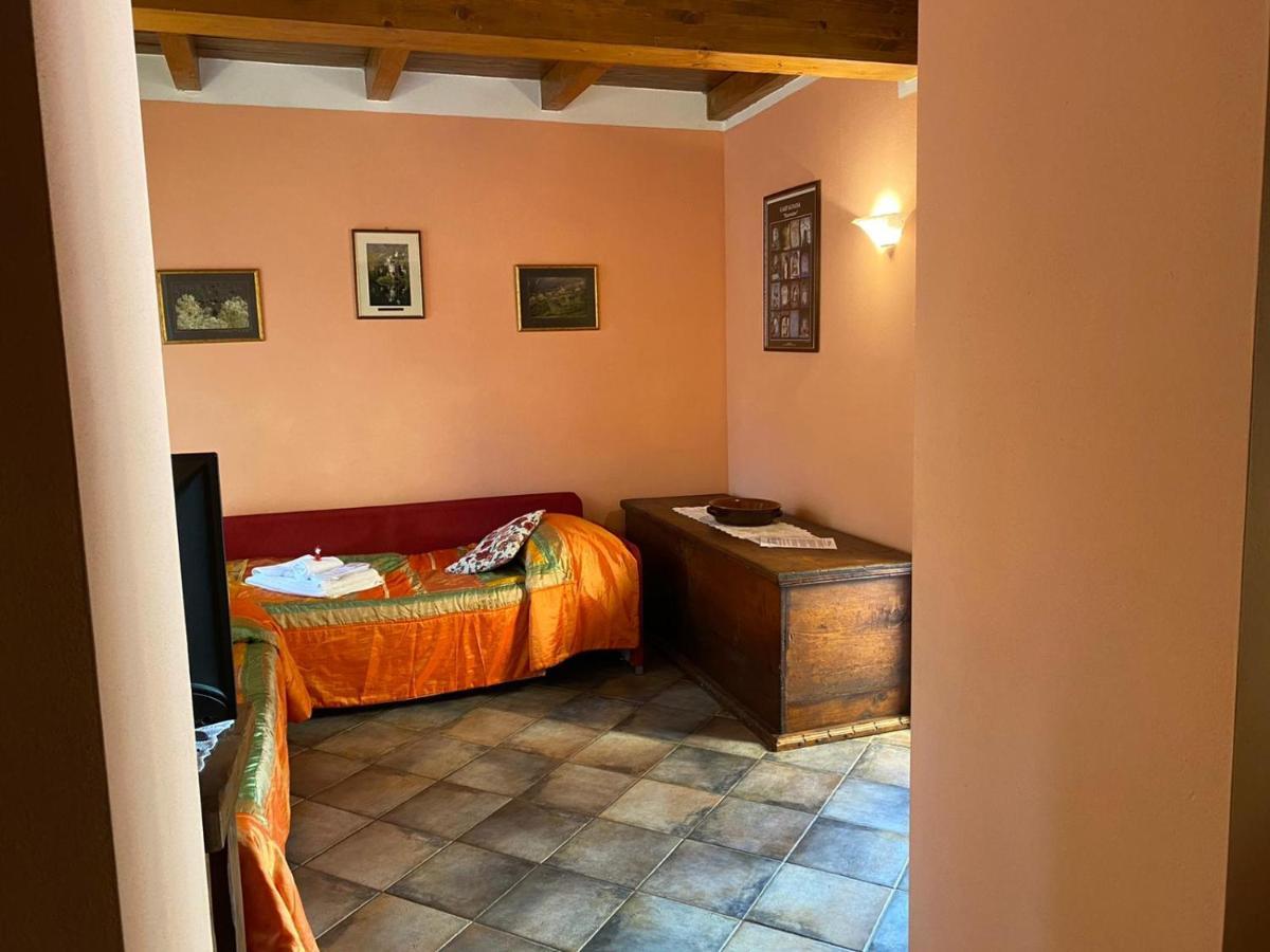 Borgo Delle Panie Bed & Breakfast Careggine Bagian luar foto
