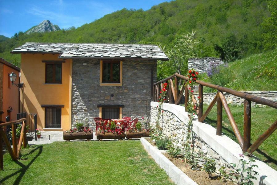 Borgo Delle Panie Bed & Breakfast Careggine Bagian luar foto