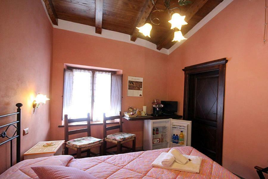 Borgo Delle Panie Bed & Breakfast Careggine Bagian luar foto