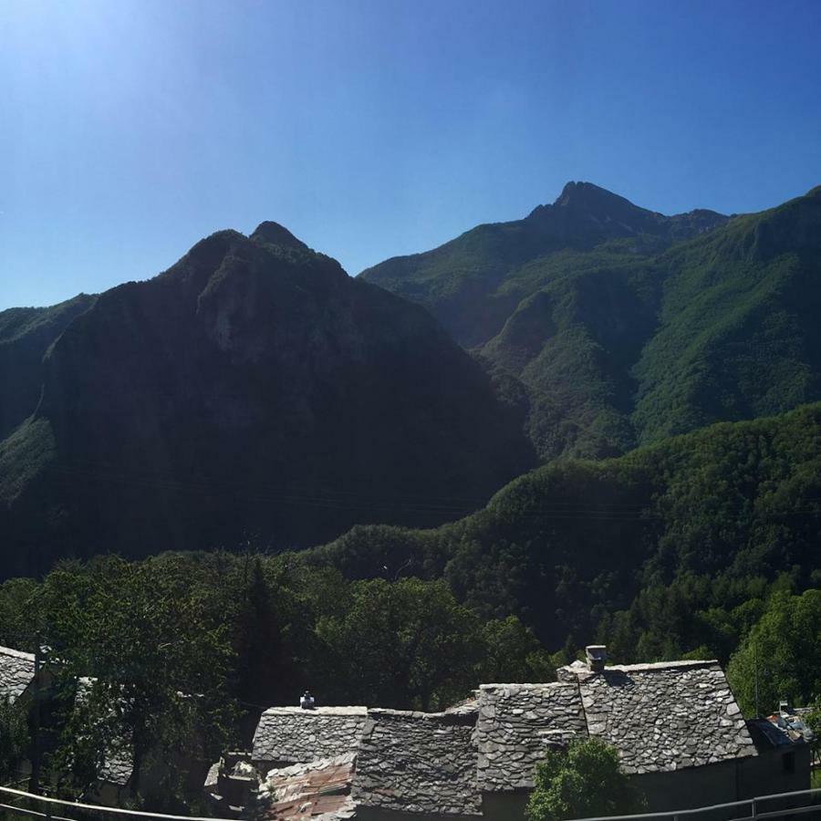 Borgo Delle Panie Bed & Breakfast Careggine Bagian luar foto