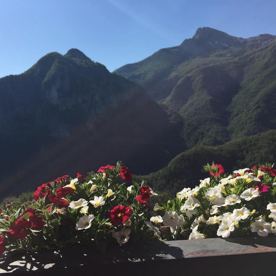 Borgo Delle Panie Bed & Breakfast Careggine Bagian luar foto
